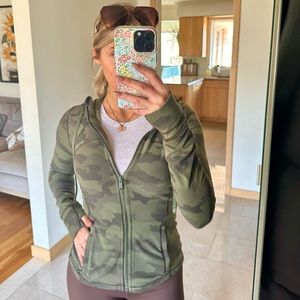 Lululemon Green Camouflage Zip Up Jacket